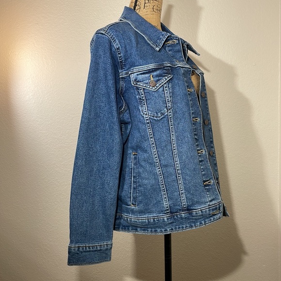 Levi’s Ex-Boyfriend Trucker Denim Jacket - Picture 10 of 17